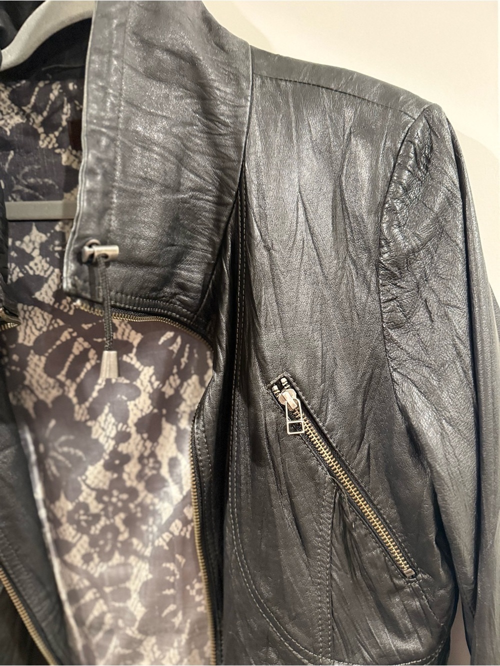 Danier Black Leather Women's Jacket - Picture 4 of 5